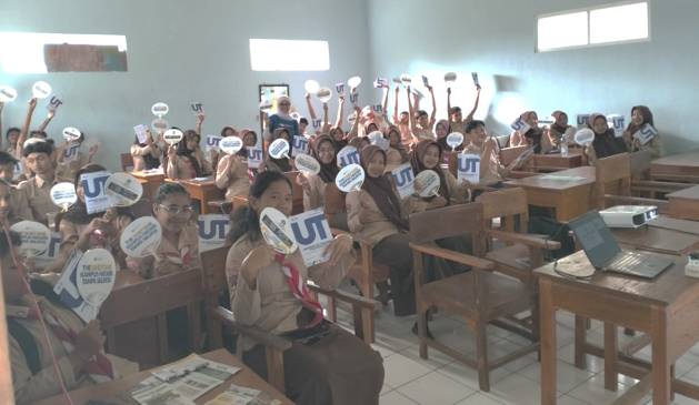 UT Yogyakarta Hadirkan Semangat Kuliah untuk Siswa SMK HKTI Temanggung